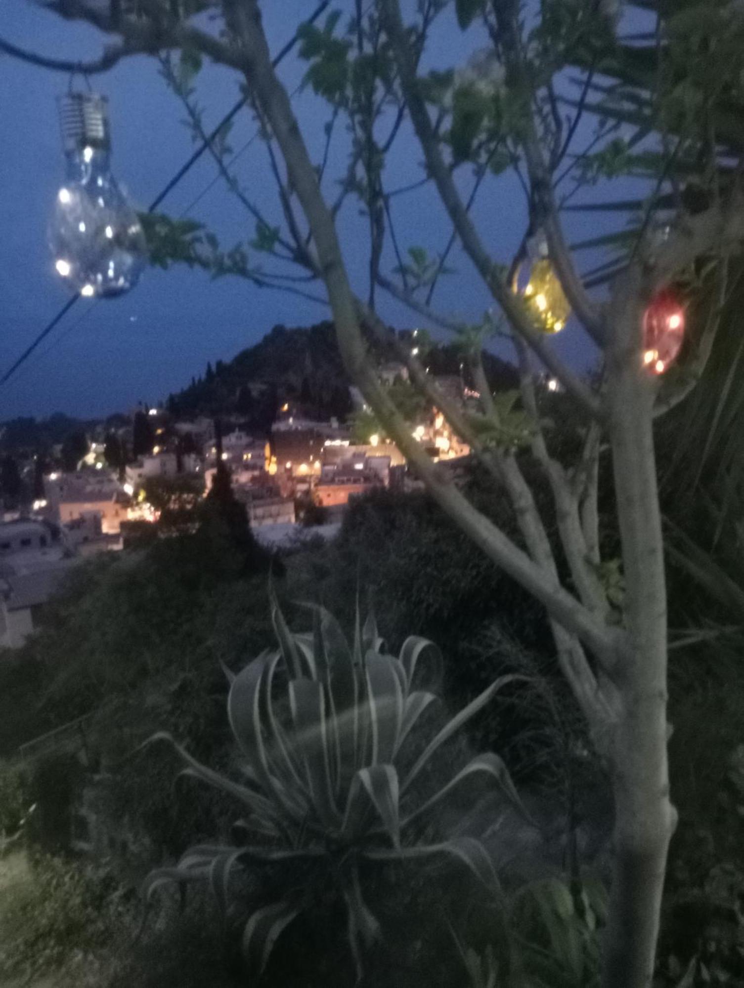 Feriehus Johnny And Mary's House Breathtaking View Taormina